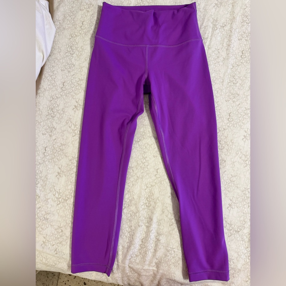 Barely worn Lululemon High-Rise Wunder Train Moonlit Magenta Leggings 25” Size 4